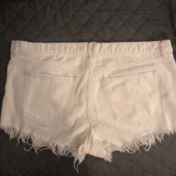 Free People white denim shorts! - Picture 3 of 4